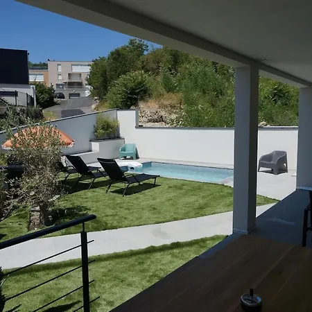 Villa Luxurious With Pool In For 12 People *