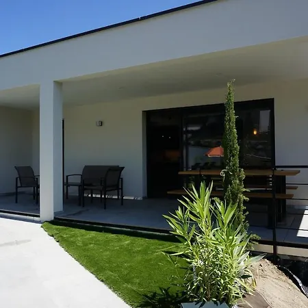 Villa Luxurious With Pool In For 12 People